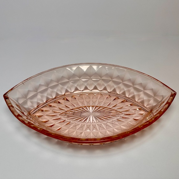 Vintage Pink Depression Glass Serving Dish • Geometric Pressed Pattern ✨ - Picture 2 of 4